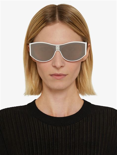 Lunettes de soleil Givenchy pour femme .